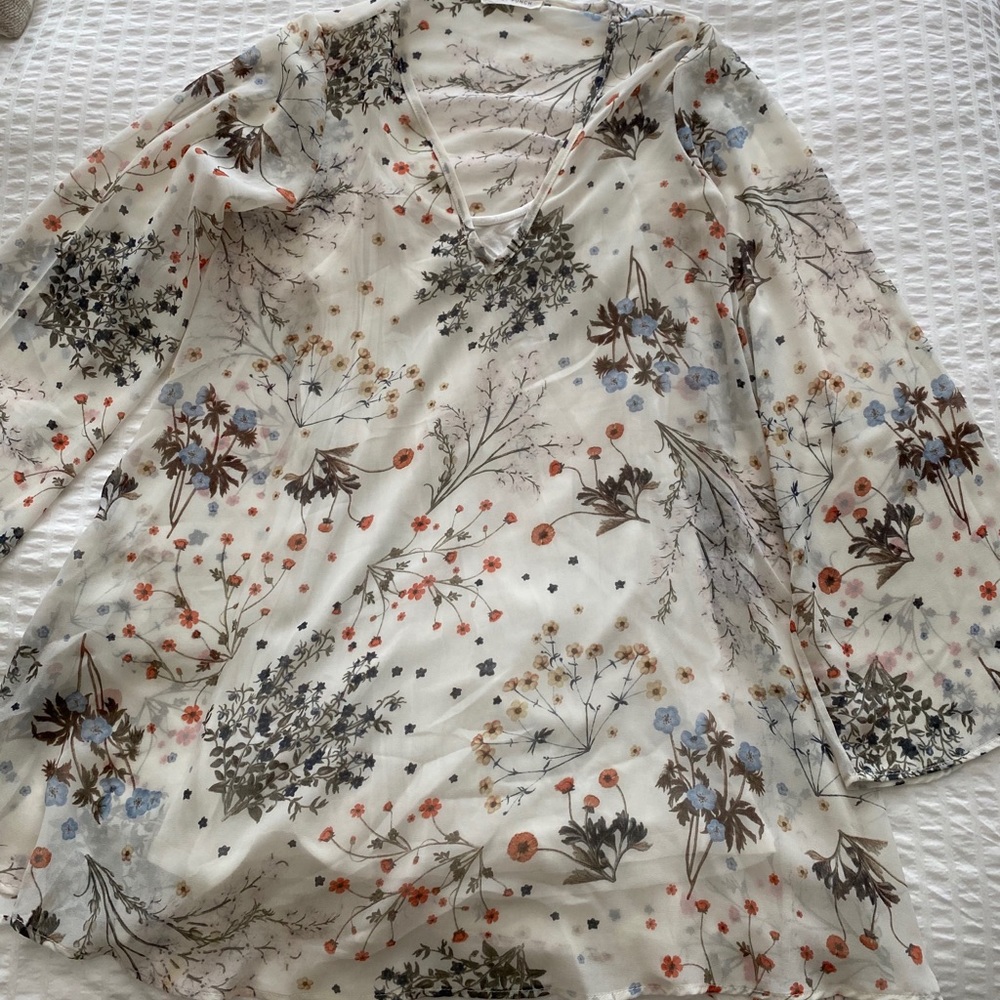 HONEY PUNCH FLORAL DRESS WITH SLEEVES